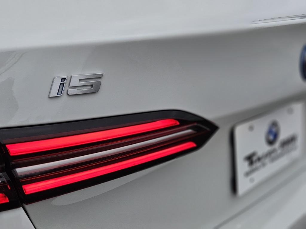 Image of Certified Pre-Owned 2025 BMW i5 xDrive40