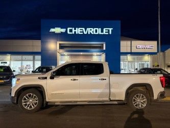 2022 GMC Sierra SLT's photo