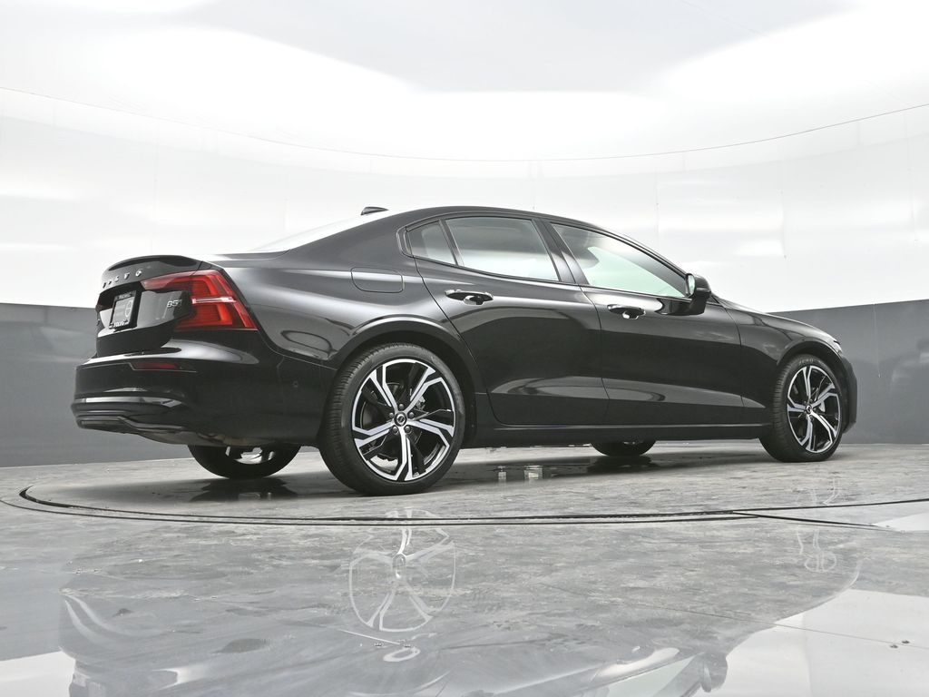 2024 Volvo S60 B5 Plus photo 20