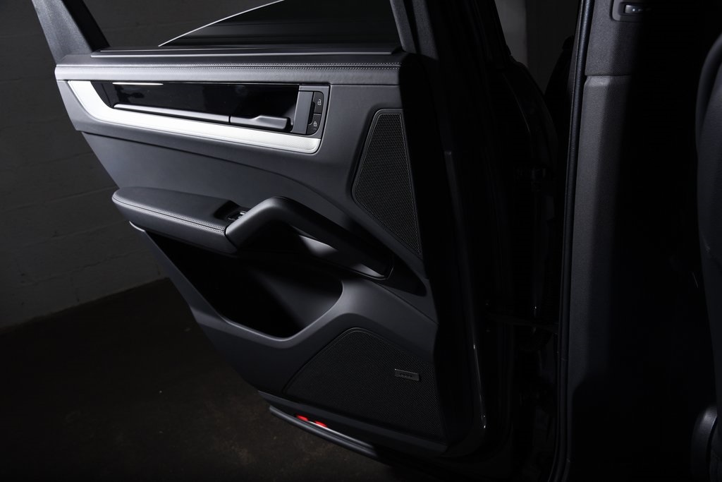 2025 Porsche Cayenne E-Hybrid photo 26