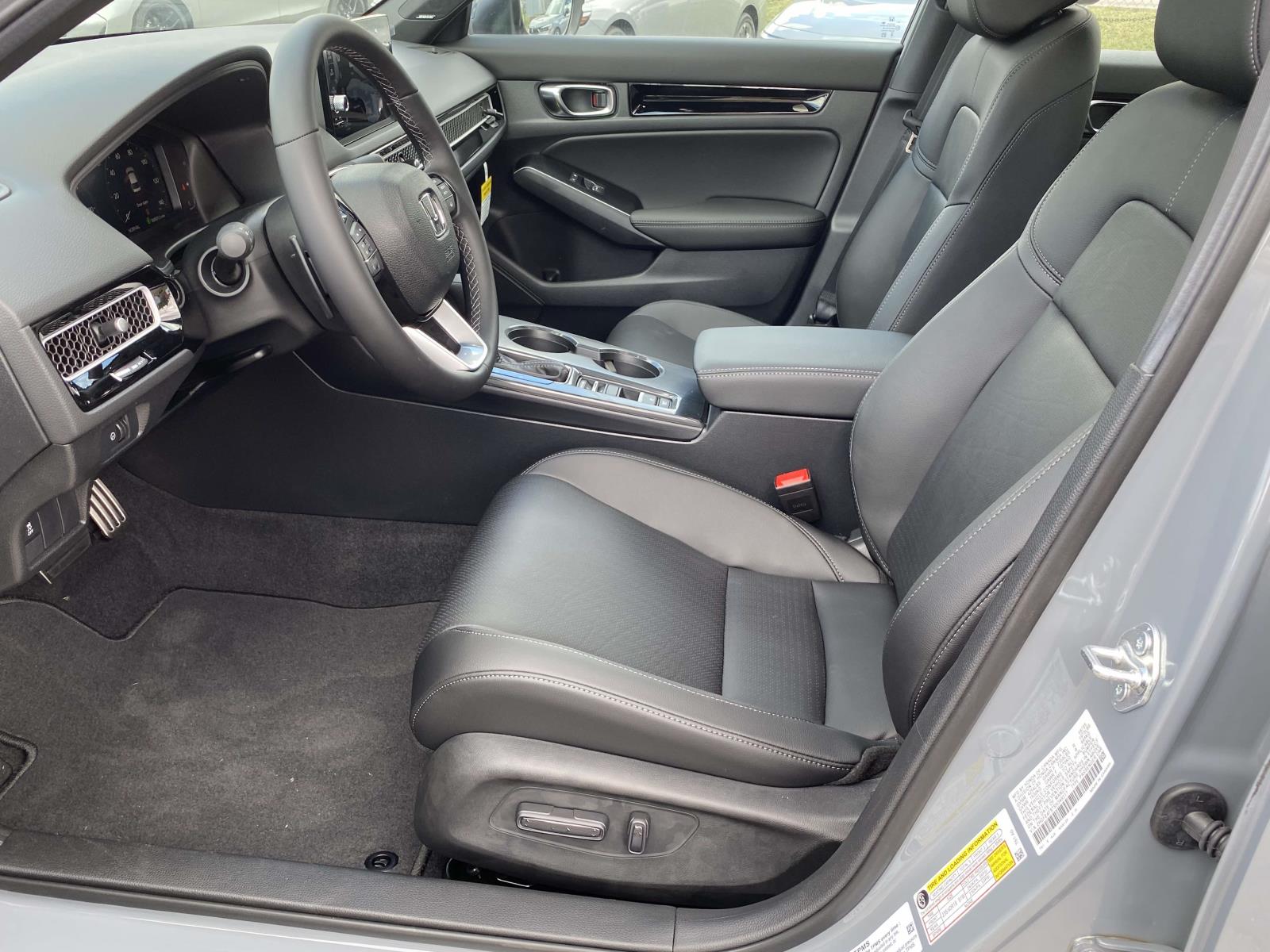 2025 Honda Civic Hybrid Sport Touring photo 5
