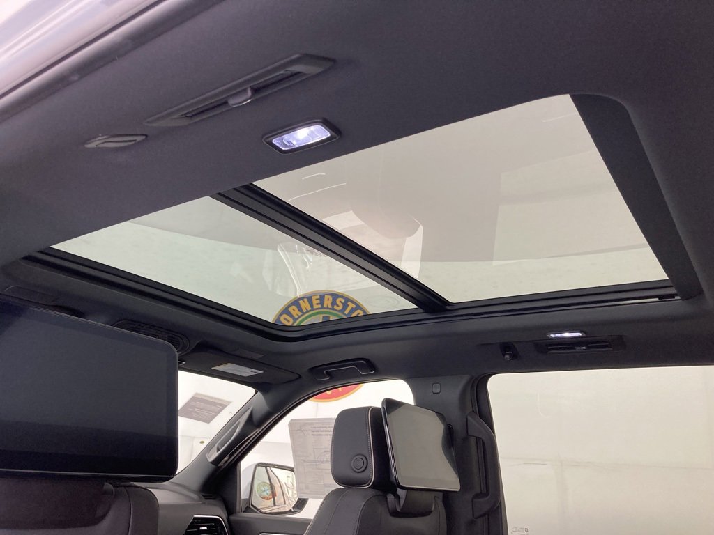 2026 Chevrolet Suburban Premier photo 11