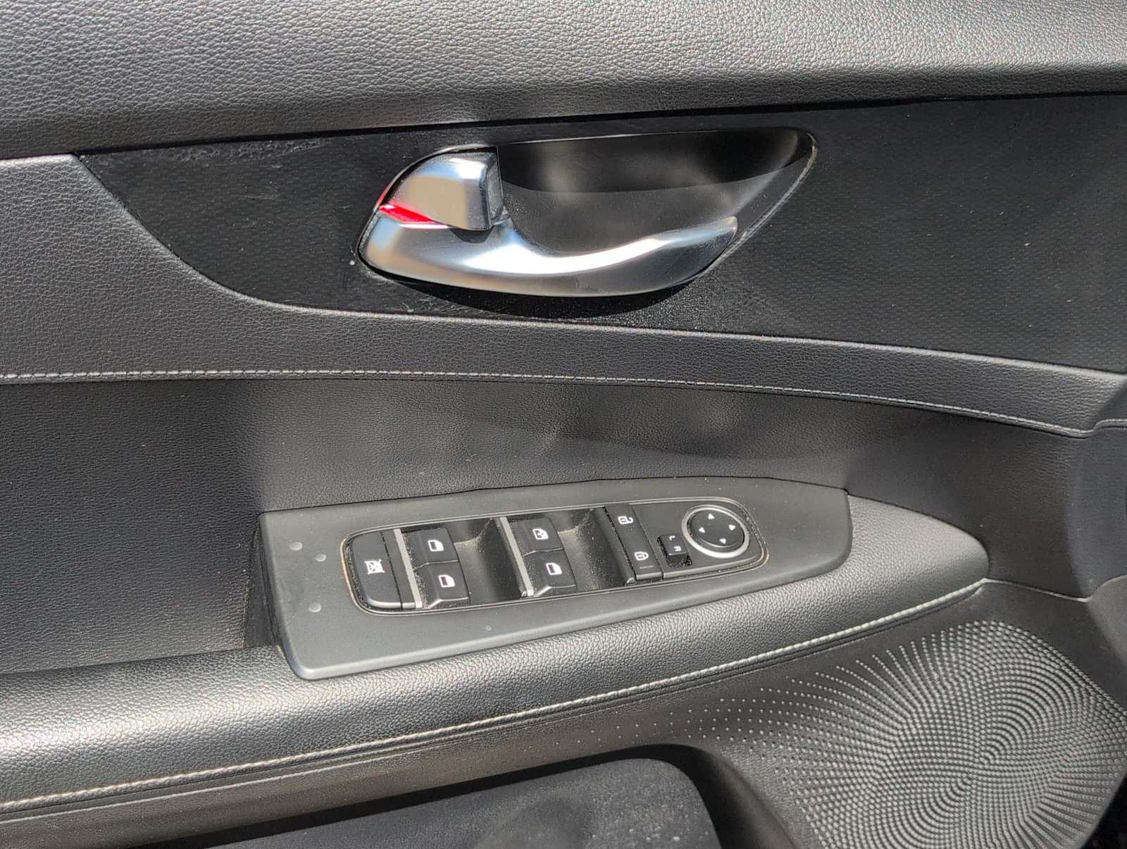2022 Kia Forte GT-Line photo 22