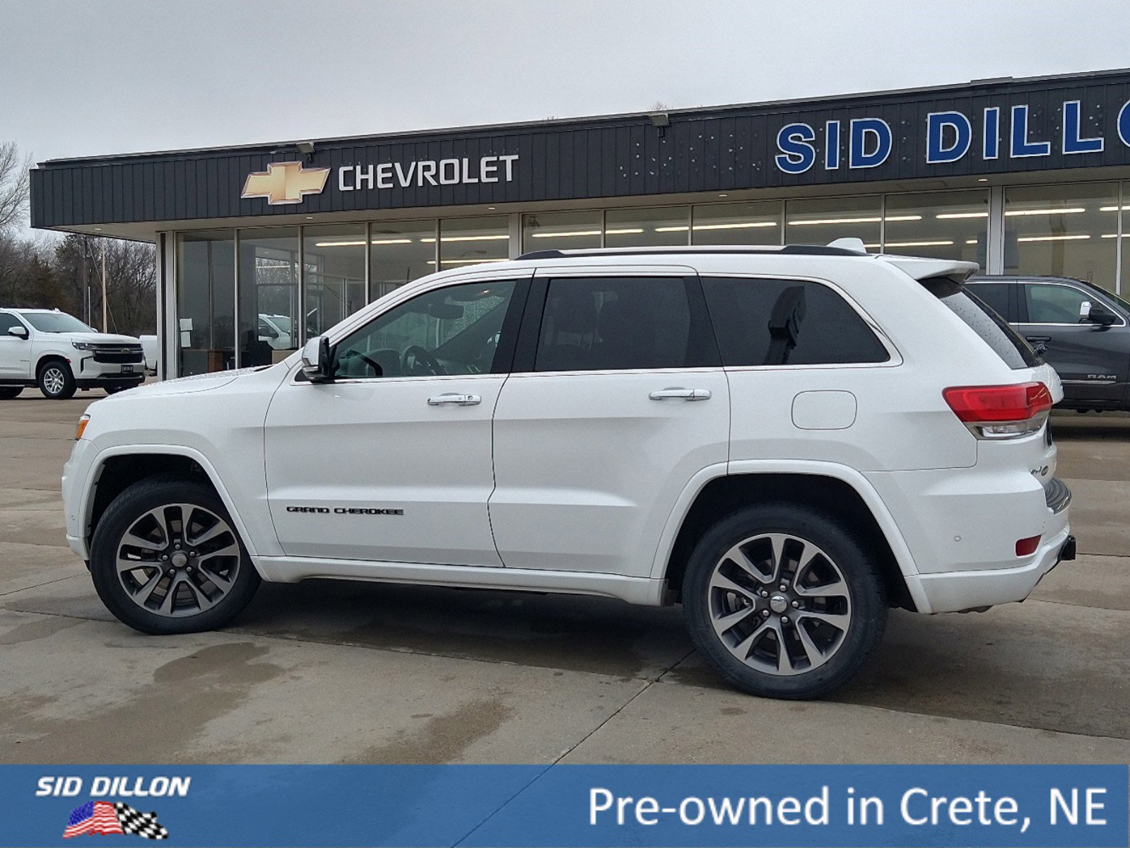PreOwned 2017 Jeep Grand Cherokee Overland SUV in Crete 6D2412A Sid