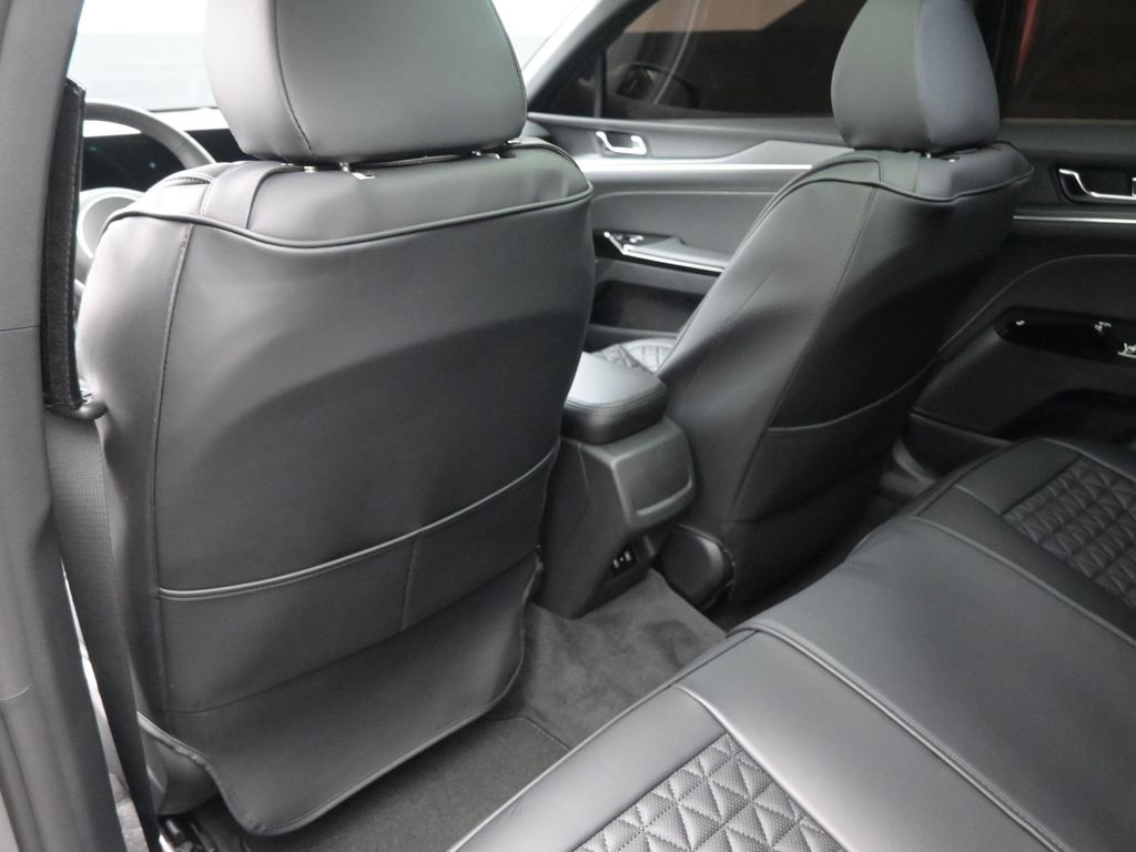 2025 Kia K5 GT-Line photo 10