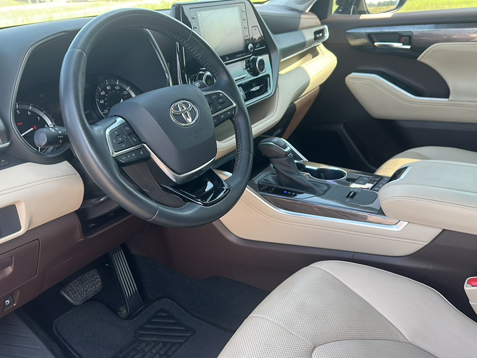 2021 Toyota Highlander Limited photo 5