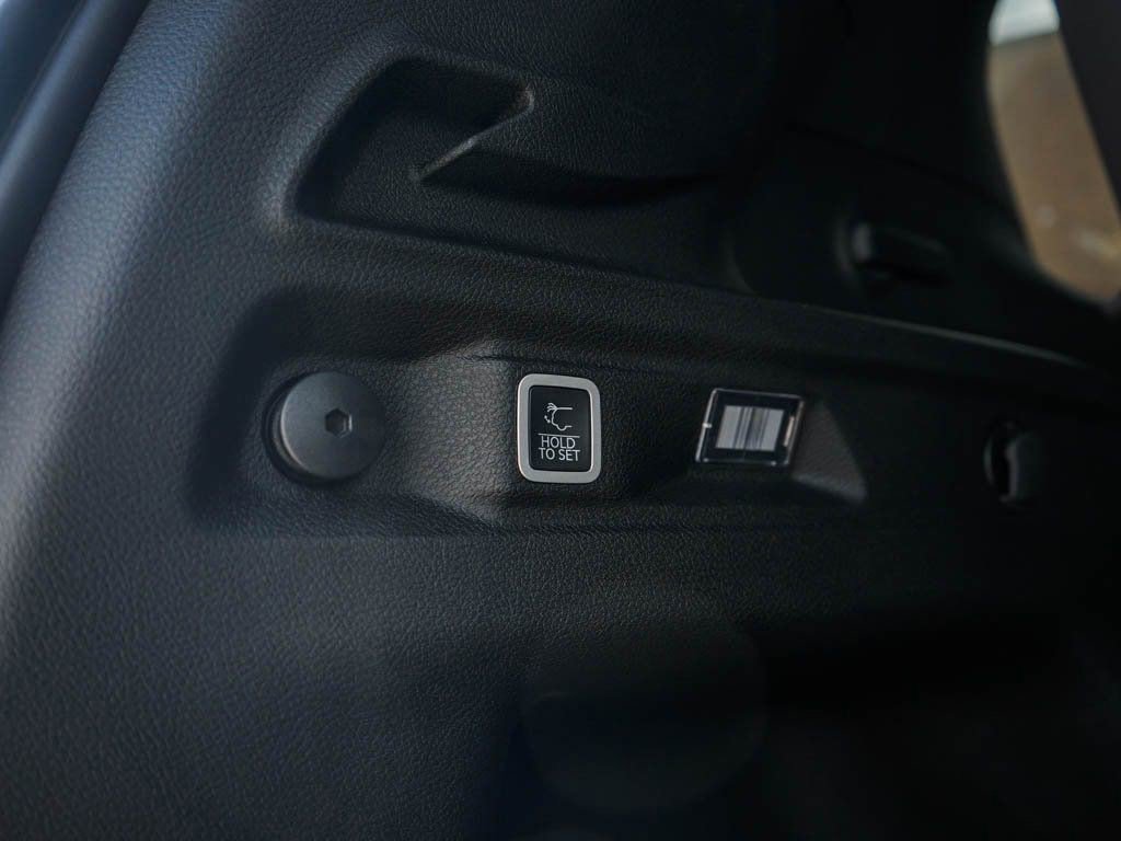 2025 Jeep Grand Cherokee Limited photo 7