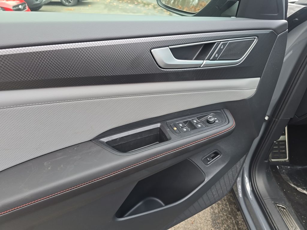 2025 Volkswagen Atlas Peak Edition SE photo 3