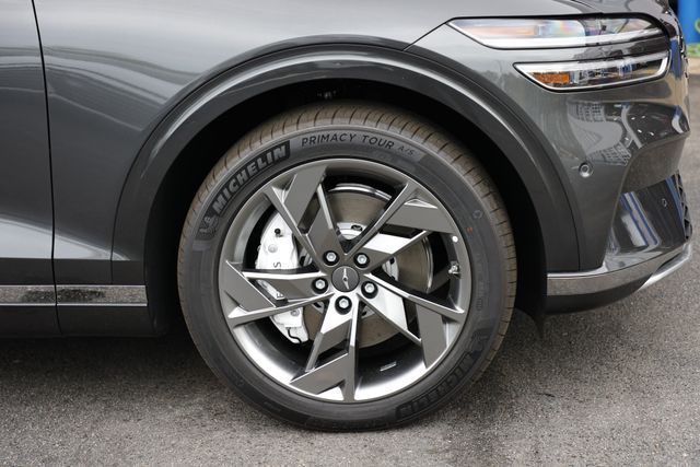 2025 Genesis Electrified GV70 Prestige photo 4