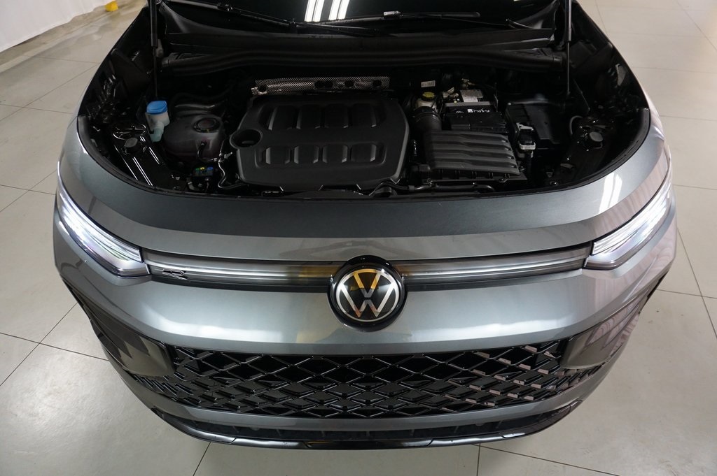 2025 Volkswagen Tiguan SE R-Line Black photo 25