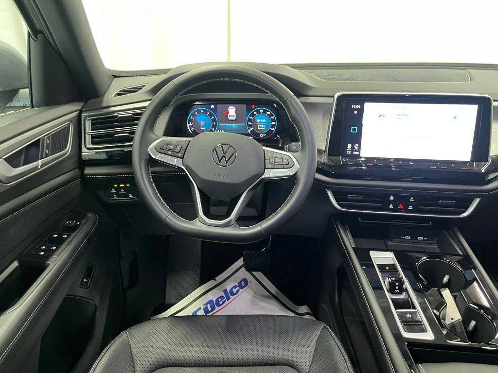 2024 Volkswagen Atlas Cross Sport SE Technology photo 18
