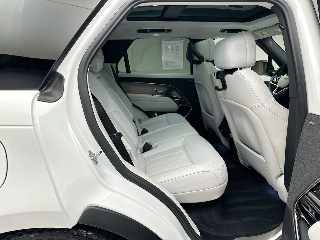 2024 Land Rover Range Rover Sport SE photo 7