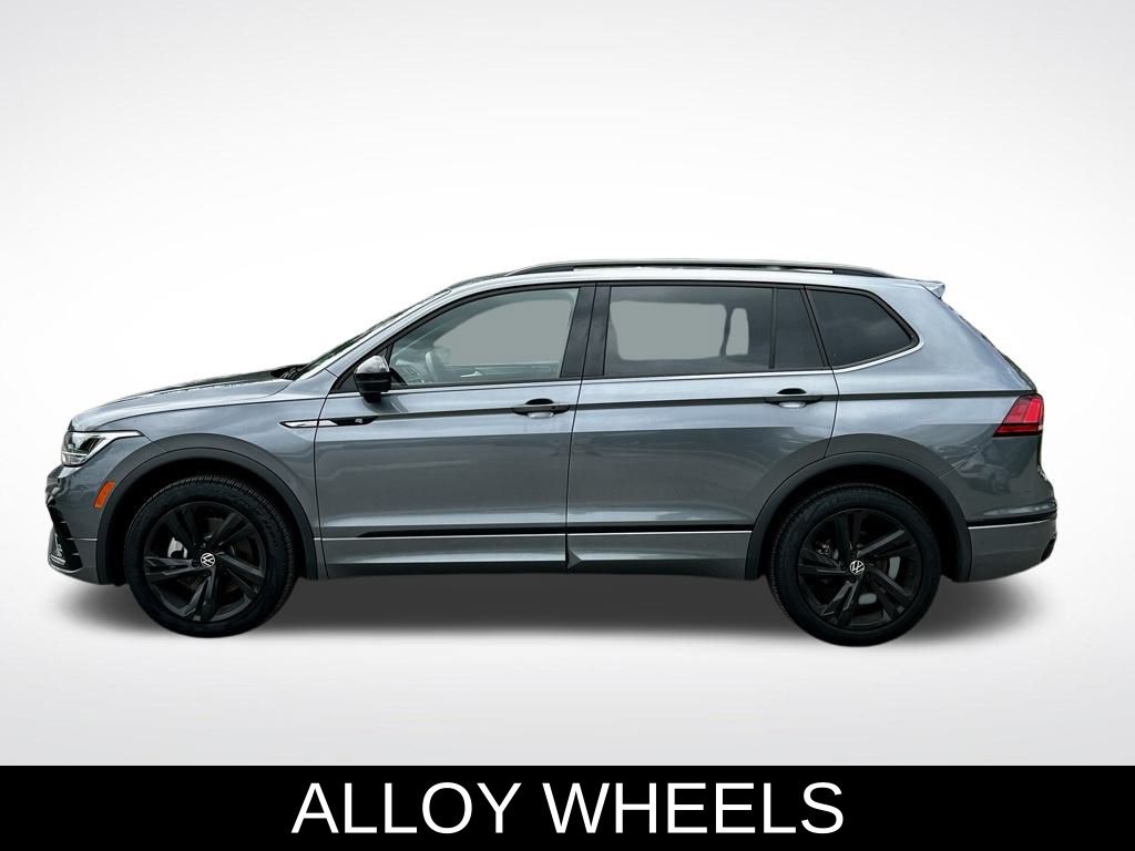 2024 Volkswagen Tiguan SE R-Line Black photo 4