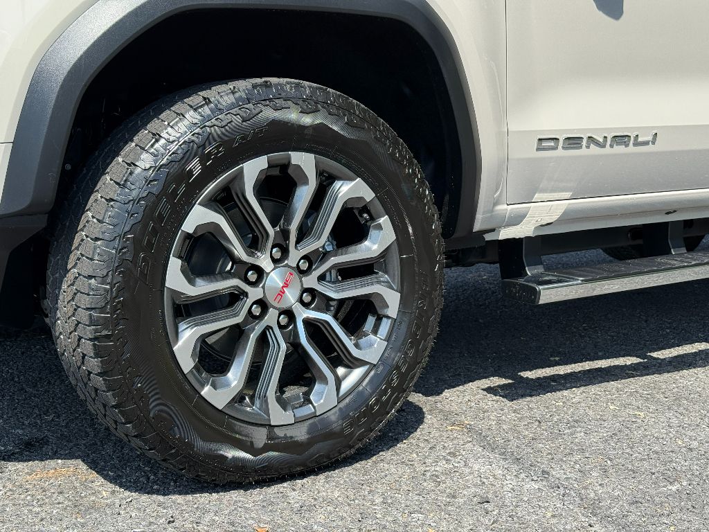 2026 Gmc Canyon Denali photo 16