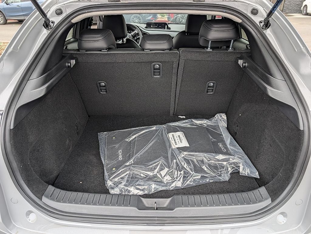 2025 Mazda CX-30 2.5 S Preferred photo 10