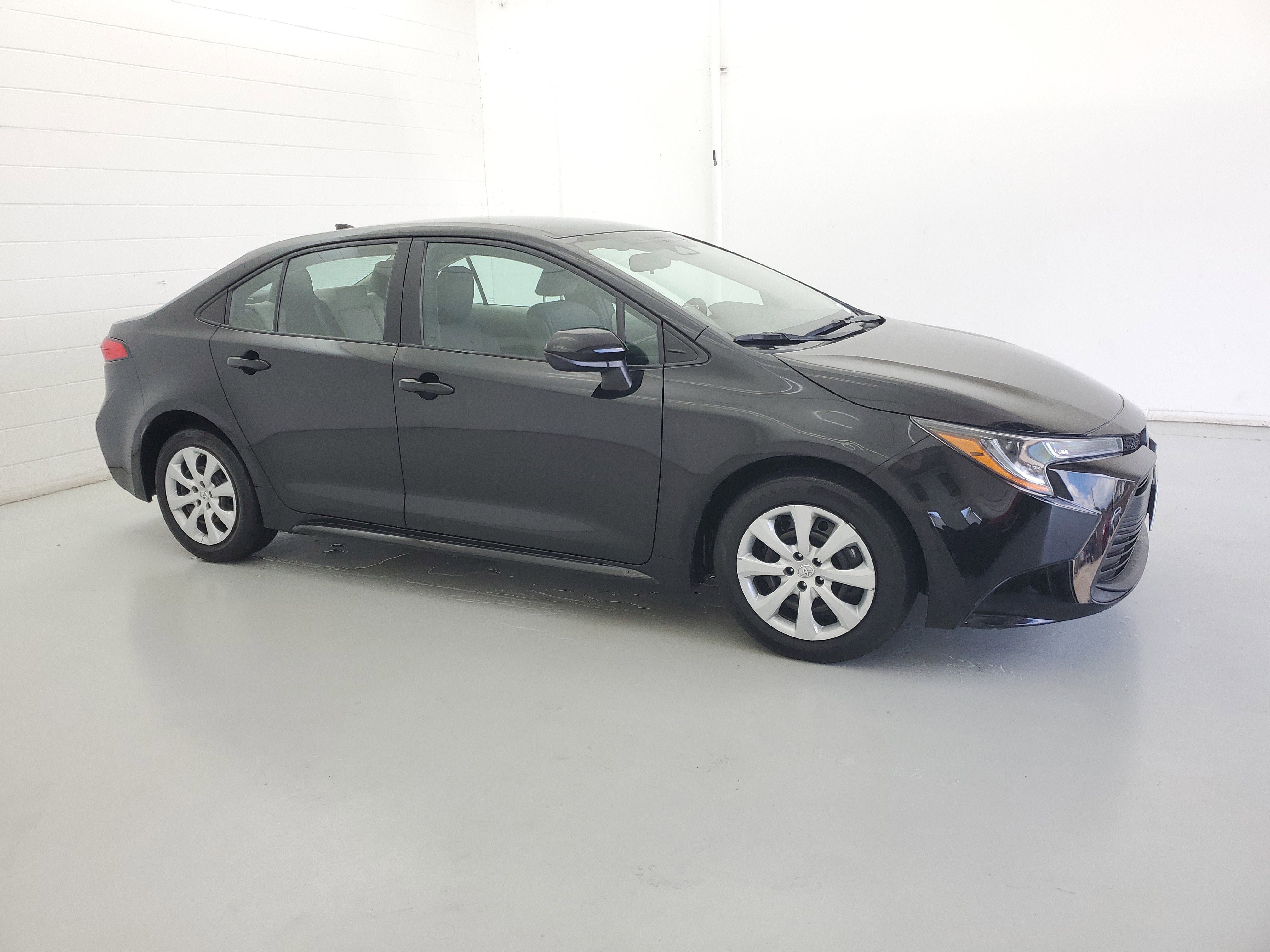 2024 Toyota Corolla LE photo 2