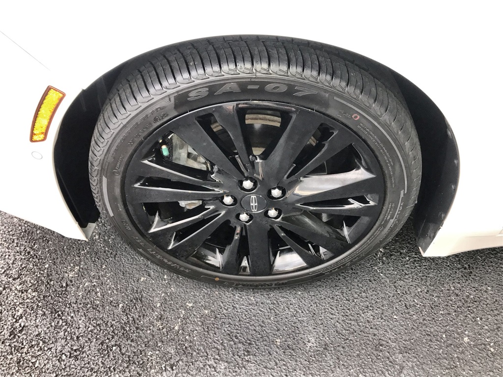 2020 Lincoln MKZ Hybrid Reserve photo 10