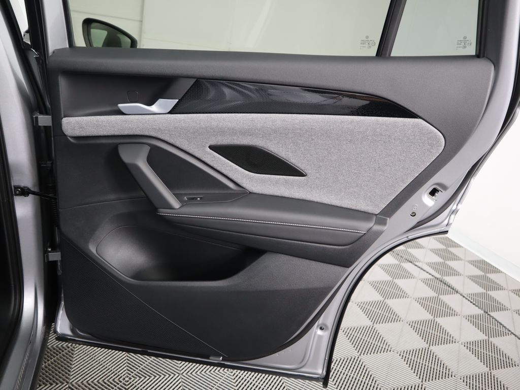 2025 Volkswagen Tiguan S photo 26