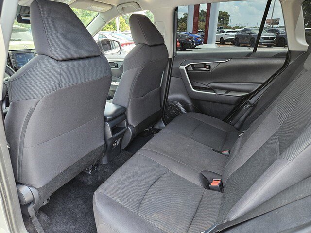 2019 Toyota RAV4 LE photo 11