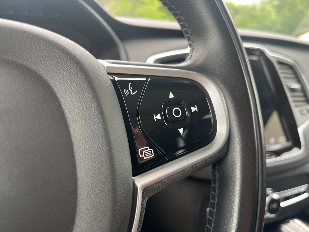 2022 Volvo XC90 T5 Momentum photo 15