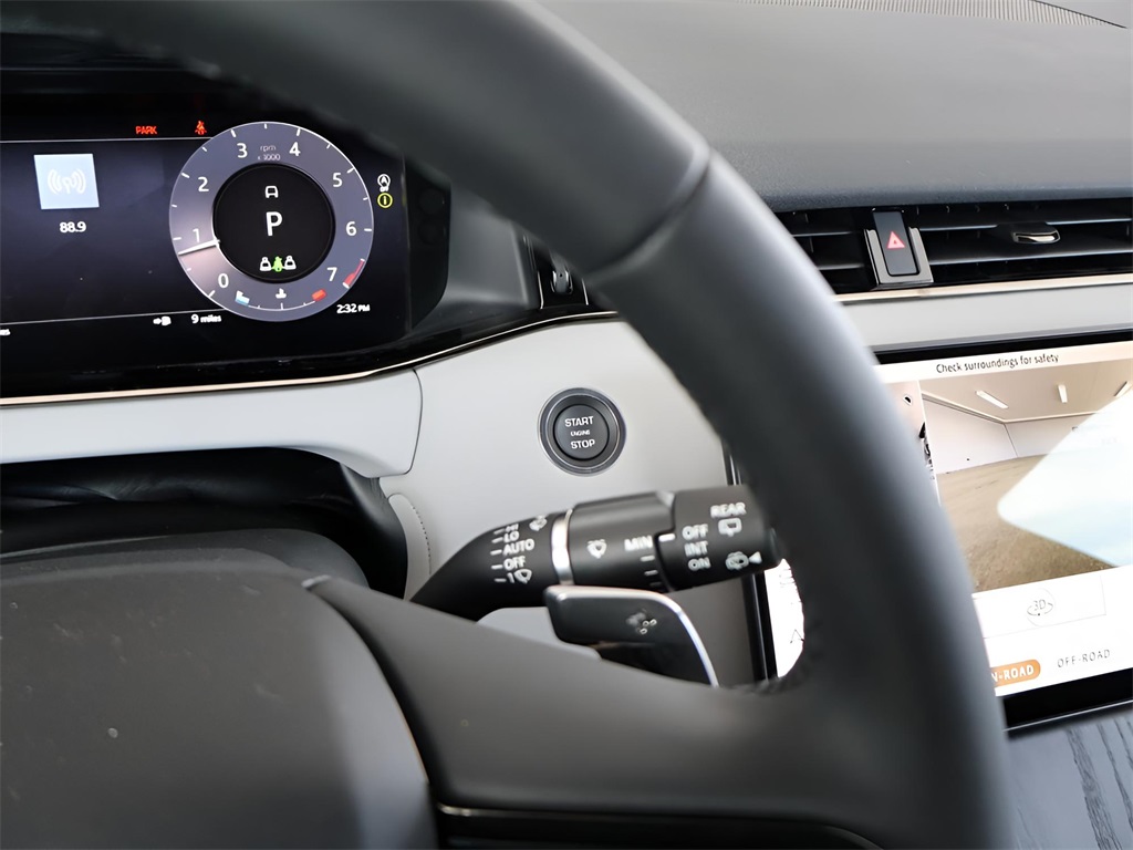 2026 Land Rover Range Rover Evoque Dynamic SE photo 21