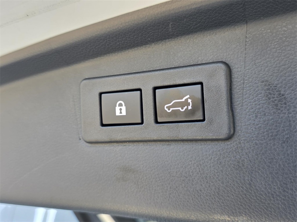 2023 Subaru Outback Touring XT photo 16