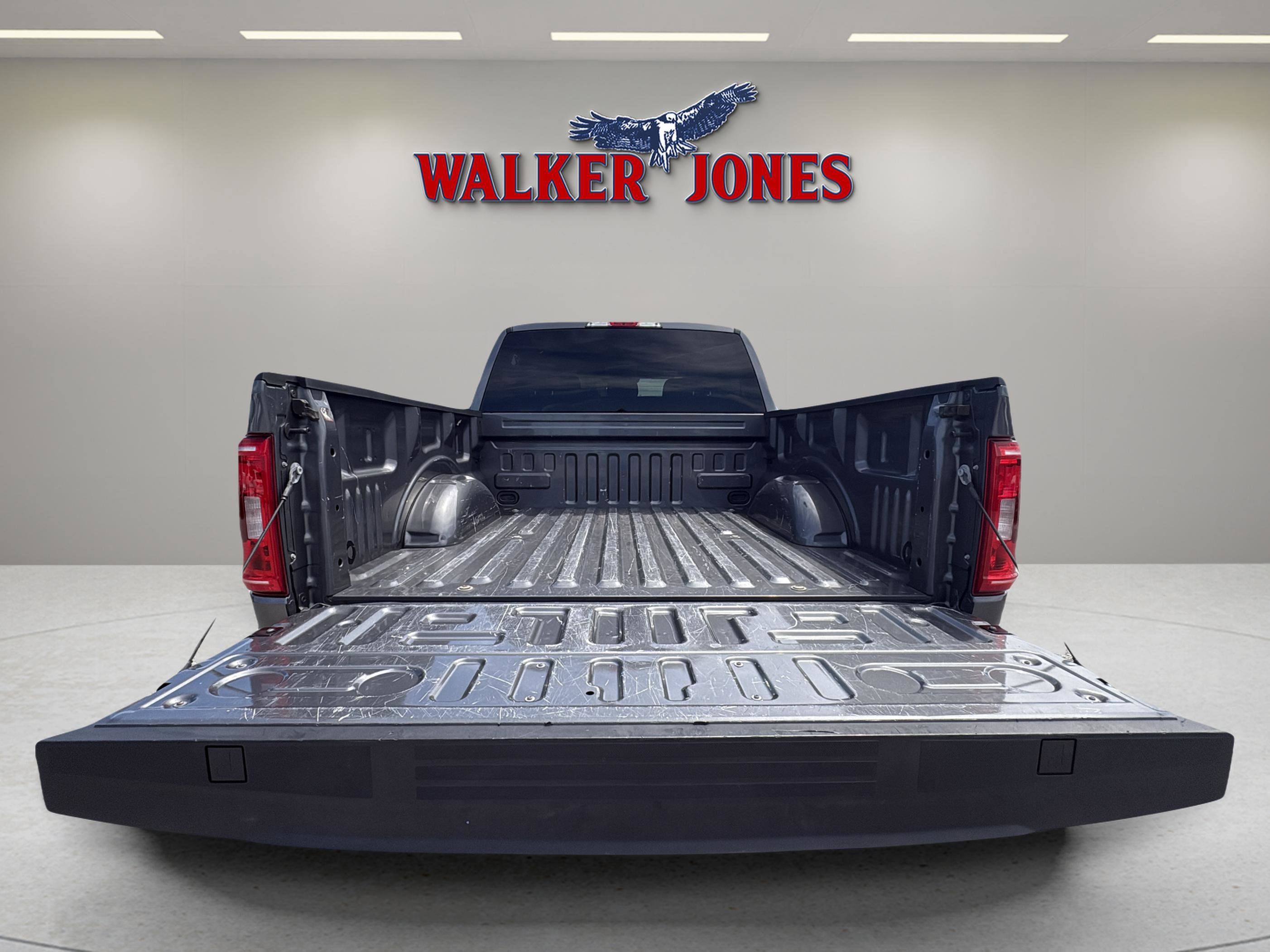 2023 Ford F-150 XLT photo 14