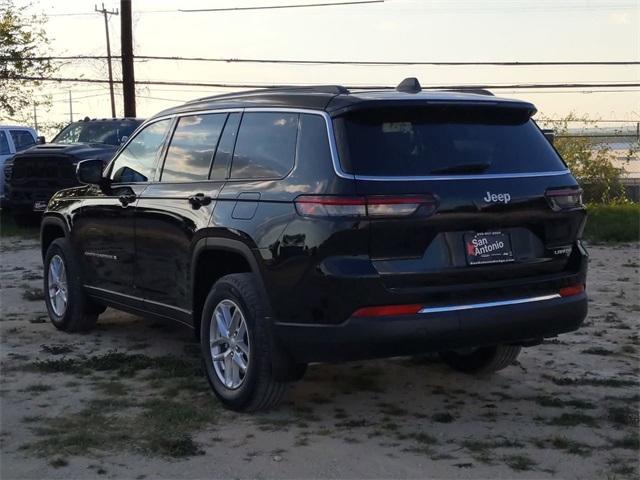 2025 Jeep Grand Cherokee Laredo photo 5