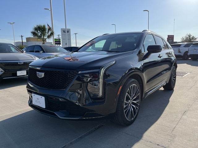 2024 Cadillac XT4 Sport photo 2