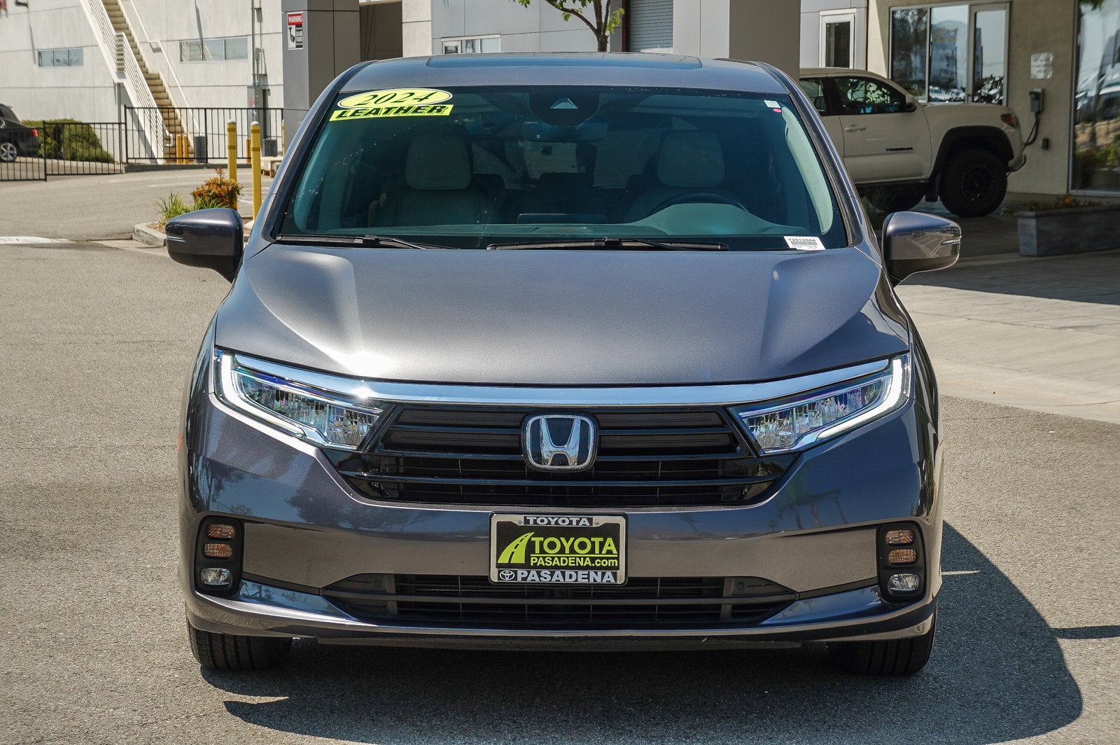 2024 Honda Odyssey EX-L photo 2