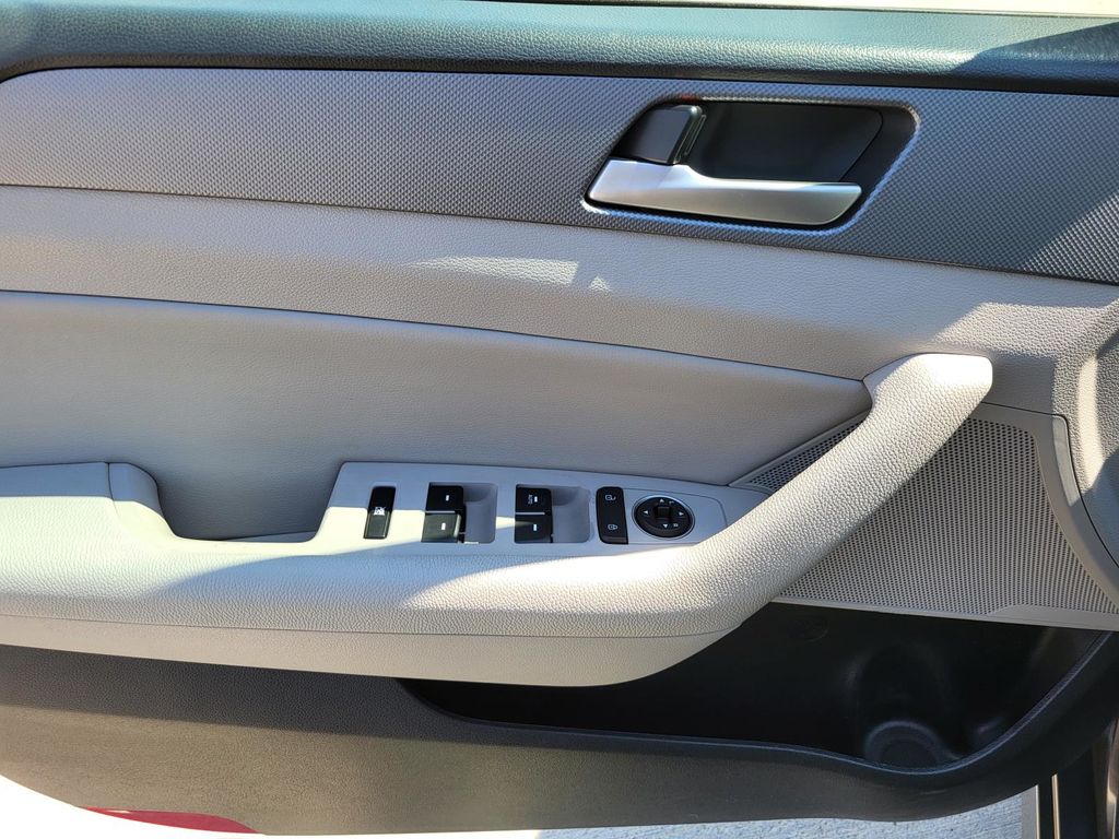 2018 Hyundai Sonata SEL photo 13