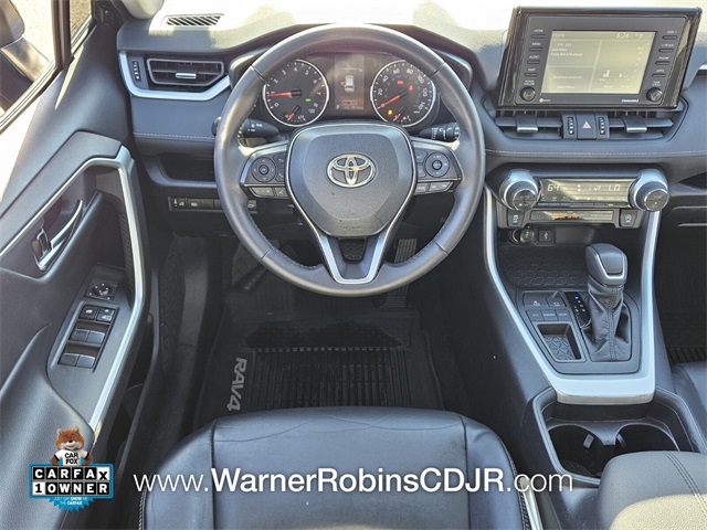 2020 Toyota RAV4 XLE Premium photo 4