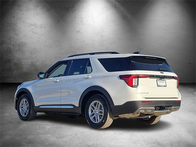 2025 Ford Explorer photo 4