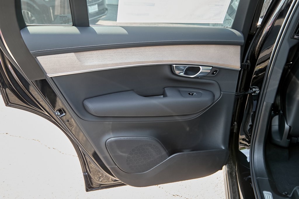 2025 VOLVO XC90 - Image 14
