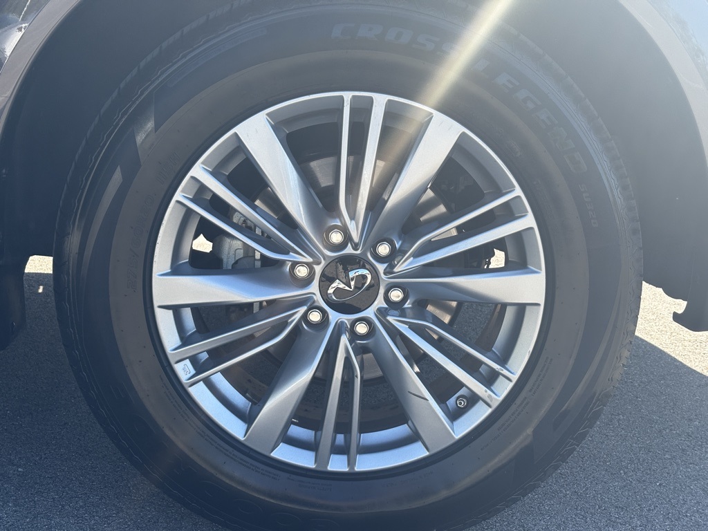 2024 Infiniti QX80 Luxe photo 7