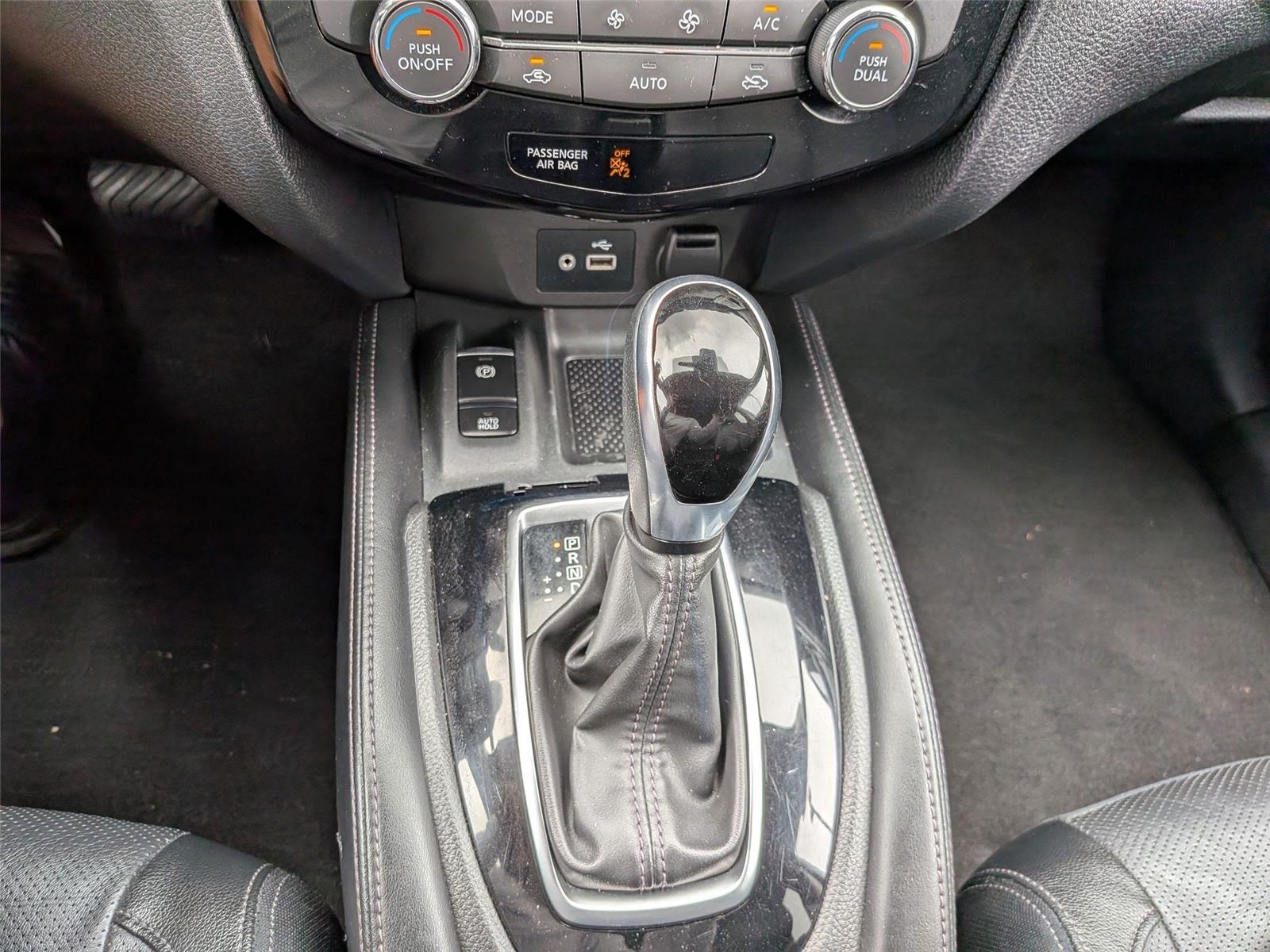 2020 Nissan Rogue SL photo 18
