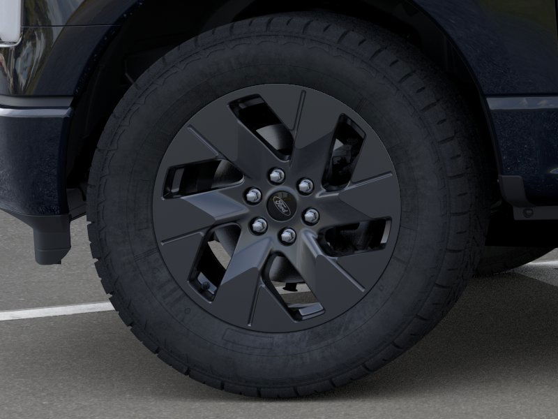 2025 Ford F-150 Lightning Lariat photo 2