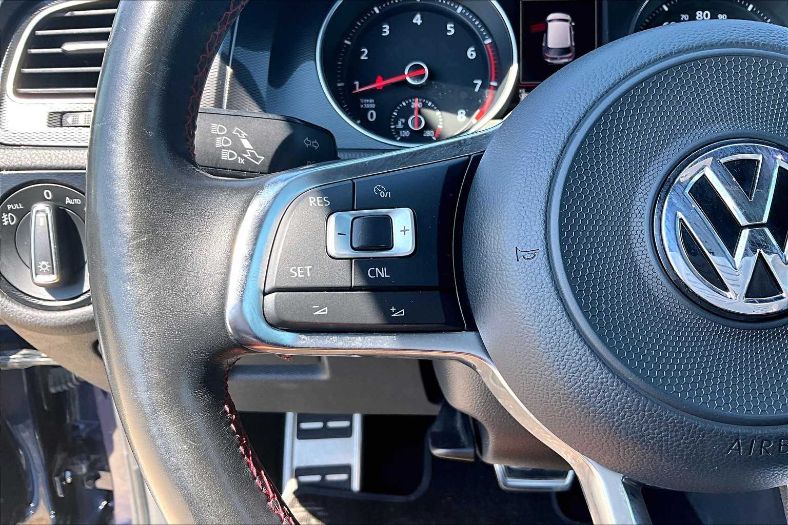 2017 Volkswagen Golf GTI Sport SE Autobahn photo 22