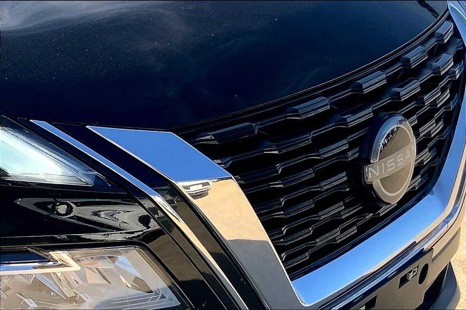 2023 Nissan Rogue SV photo 28