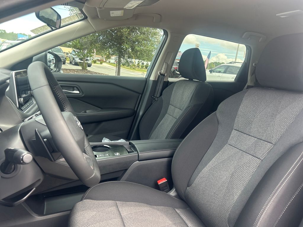 2026 Nissan Rogue SV photo 15