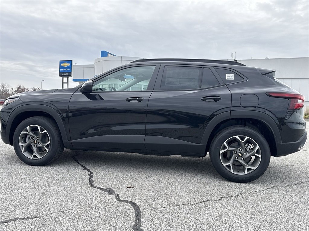 2026 Chevrolet Trax LT photo 4