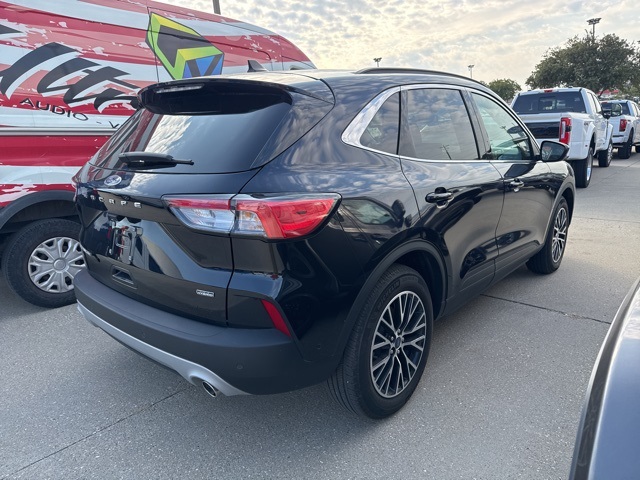 2021 Ford Escape Titanium photo 4