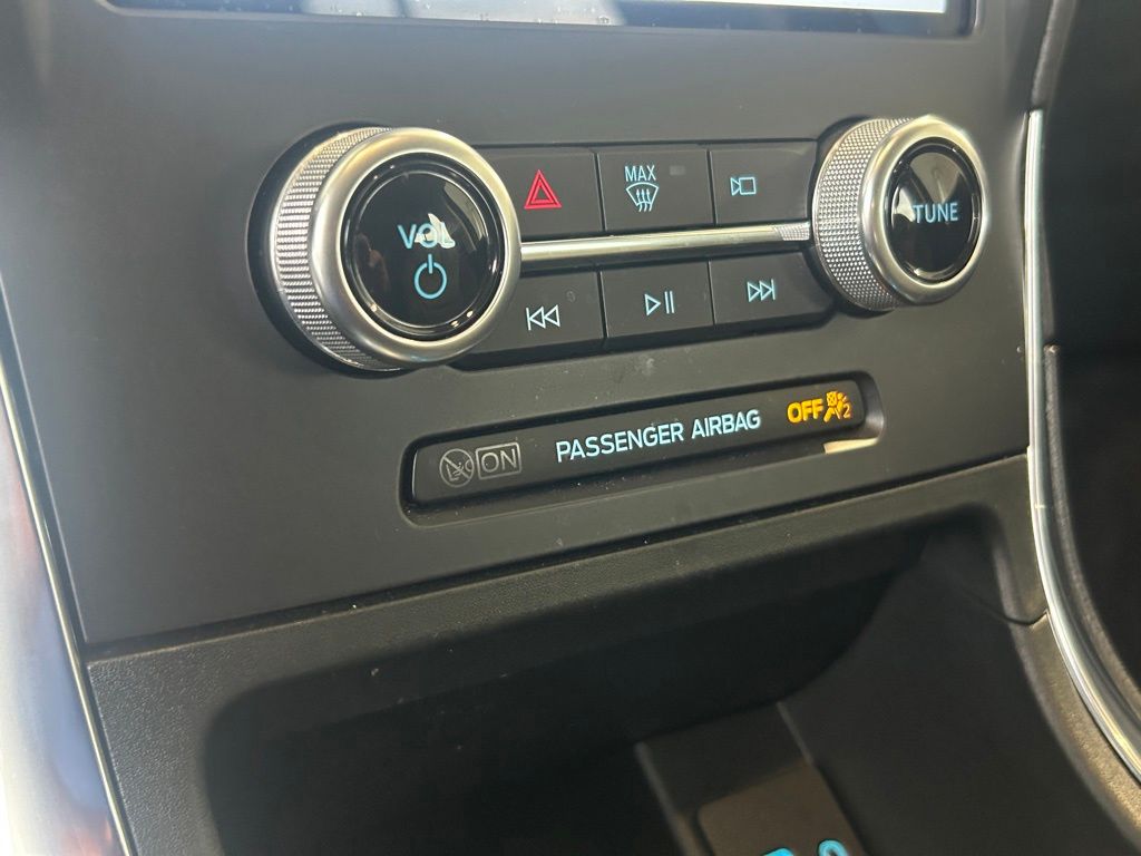 2024 Ford Edge Titanium photo 29