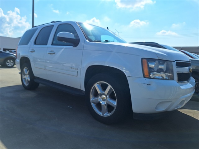 2013 Chevrolet Tahoe LT photo 2
