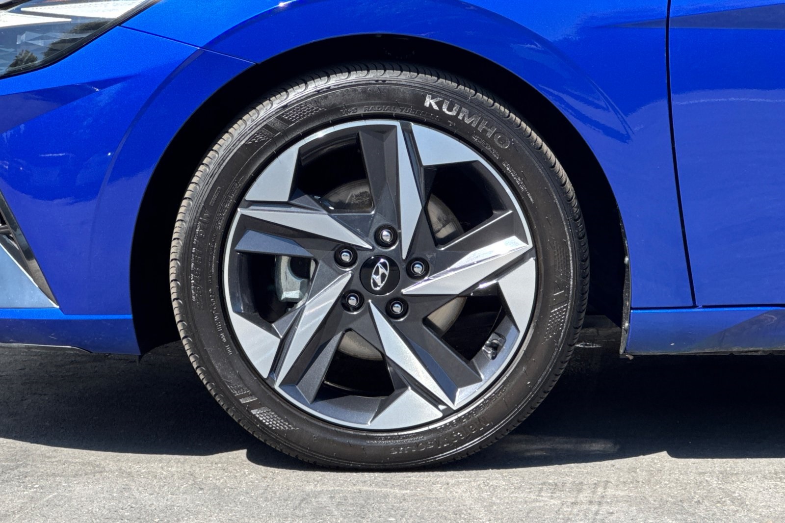 2023 Hyundai Elantra Limited photo 11
