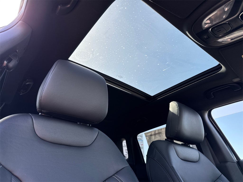2025 Jeep Compass Limited photo 14