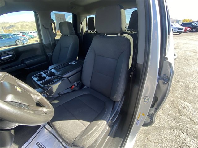 2020 Chevrolet Silverado 1500 Custom photo 2