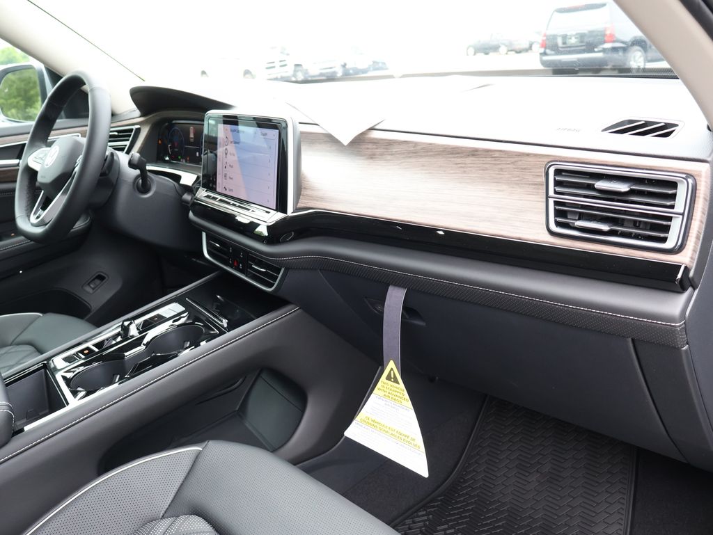 2025 Volkswagen Atlas SEL Premium R-Line photo 11