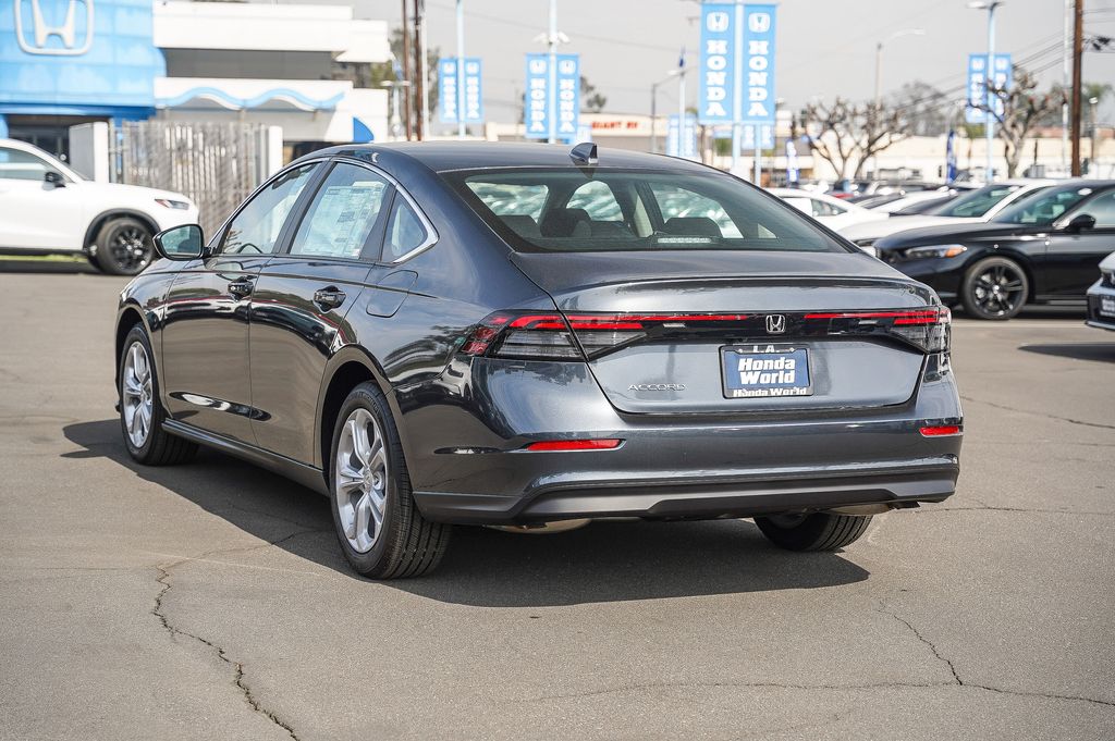 2025 Honda Accord LX photo 5