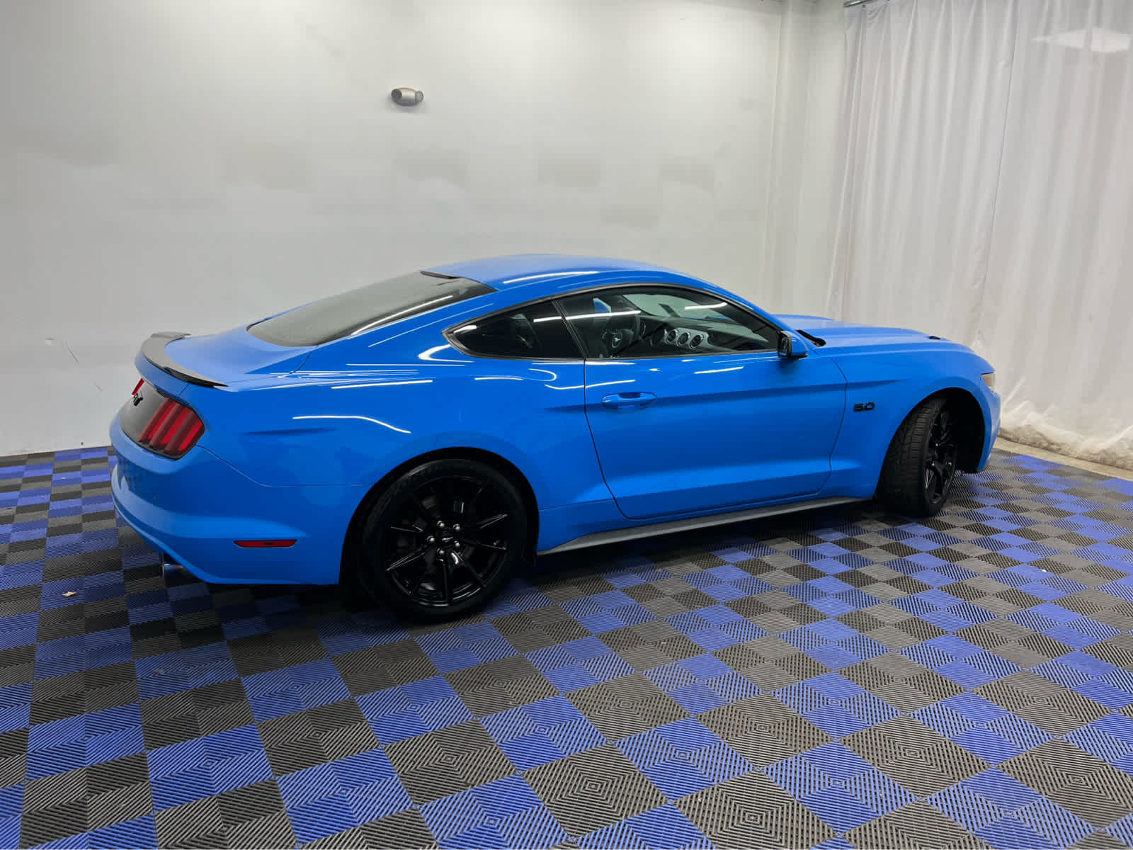 2017 Ford Mustang GT photo 9